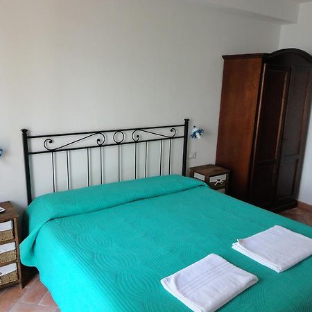 Bed And Breakfast Ichnos 칼라고노네 외부 사진