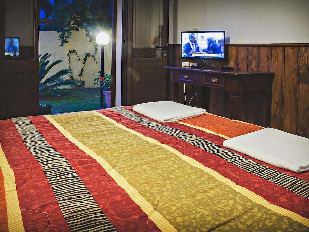Bed And Breakfast Ichnos 칼라고노네 객실 사진