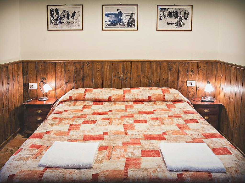 Bed And Breakfast Ichnos 칼라고노네 객실 사진
