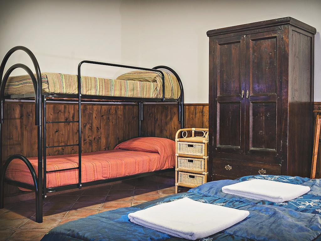 Bed And Breakfast Ichnos 칼라고노네 객실 사진